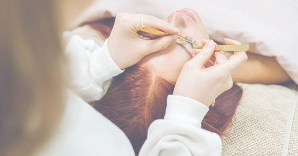 Lash lift vai ripsienpidennykset